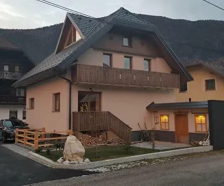 Hisa Pod Gorami**** - House With Wellness 别墅 克拉尼斯卡戈拉