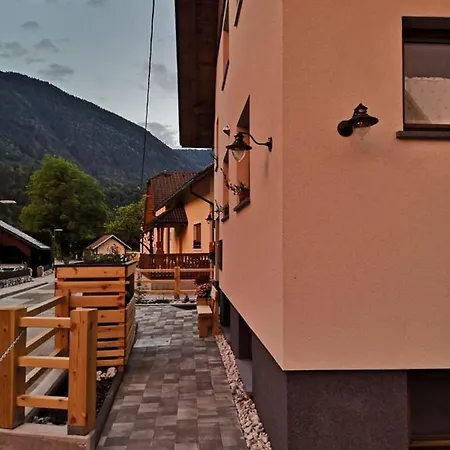 Hisa Pod Gorami**** - House With Wellness *