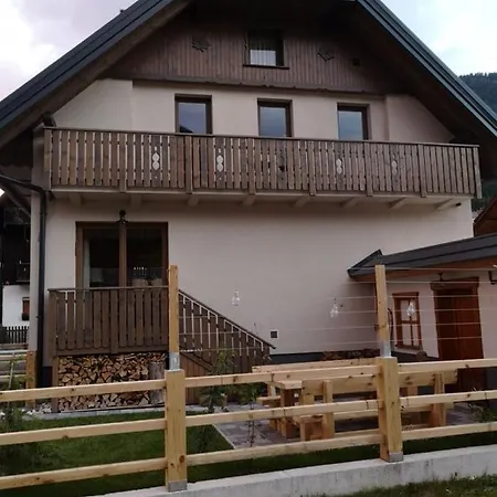 Hisa Pod Gorami**** - House With Wellness 别墅 *